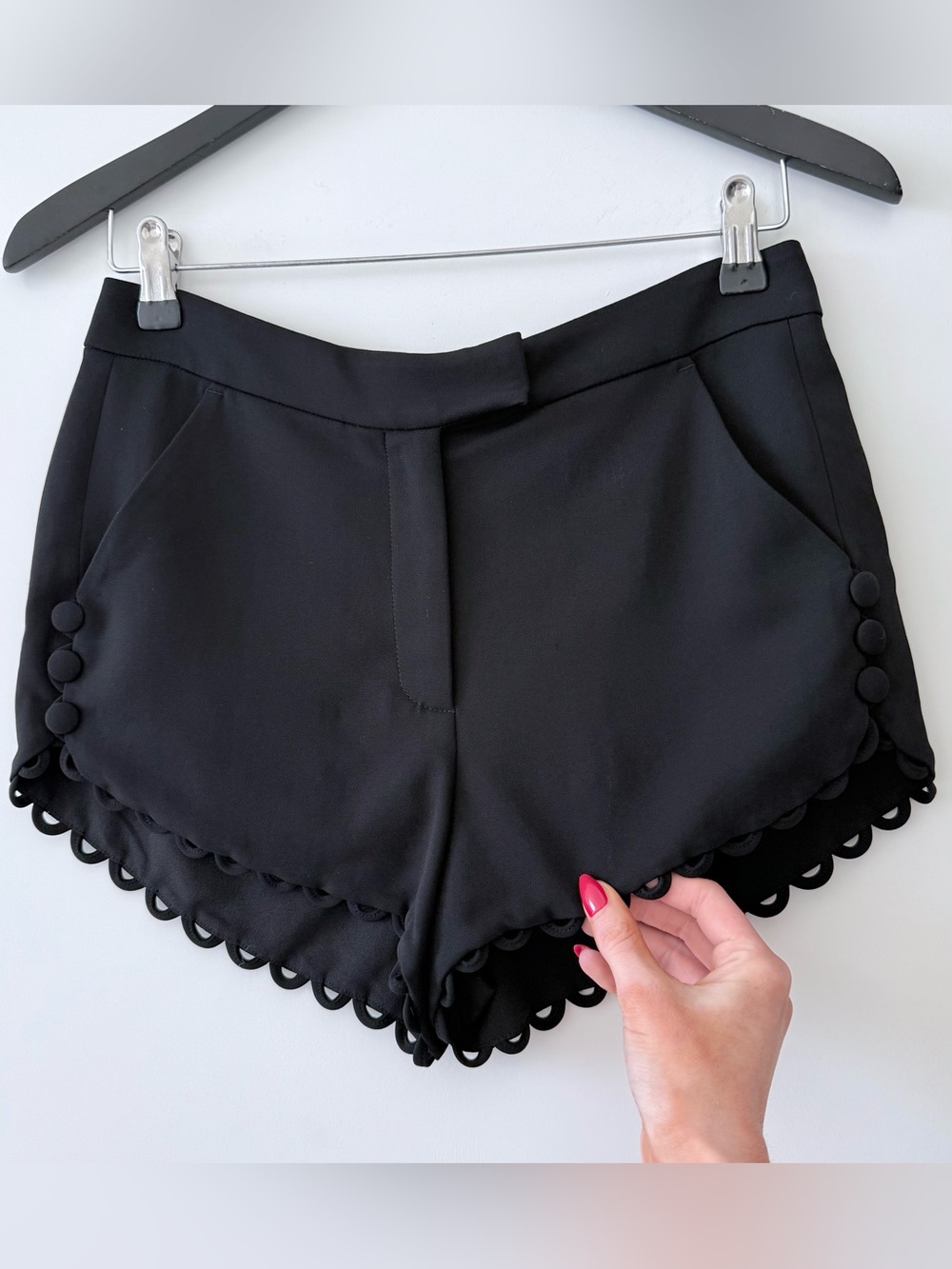 NWOT A.L.C. Lucas Mid Rise Scalloped Mini Shorts with Pockets Black Size 2 - Picture 3 of 10
